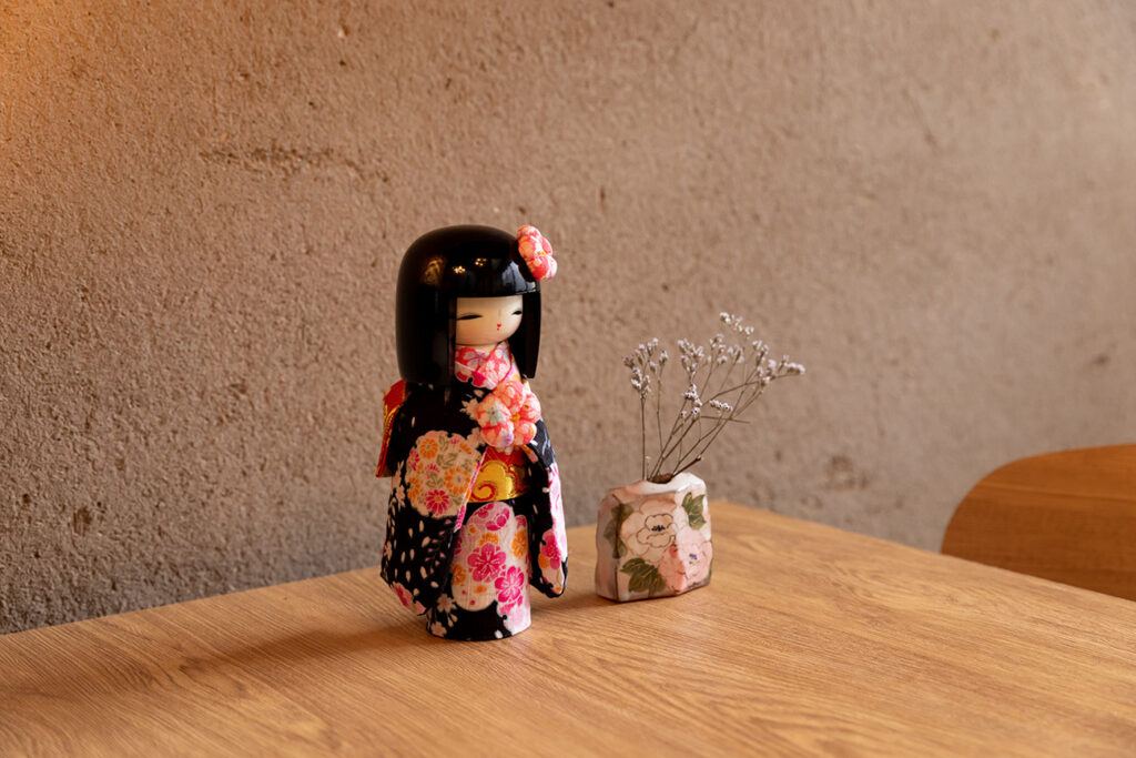 Kokeshi Kyobijin Black_5