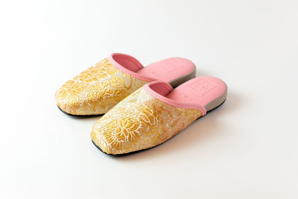 Nishijin Textile Slippers Pink ①