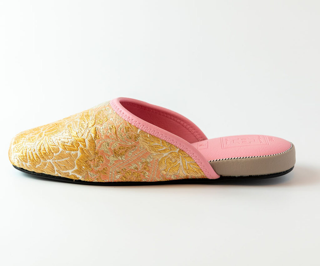 Nishijin Textile Slippers Pink ①_3