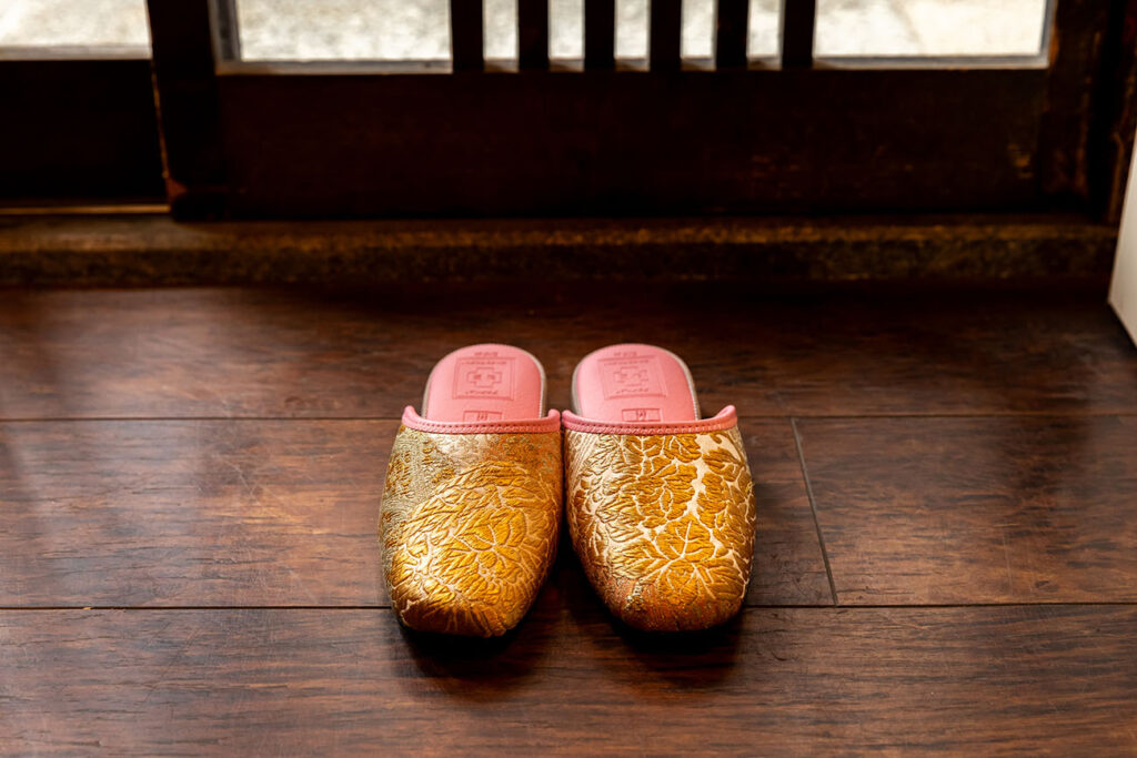 Nishijin Textile Slippers Pink ①_5