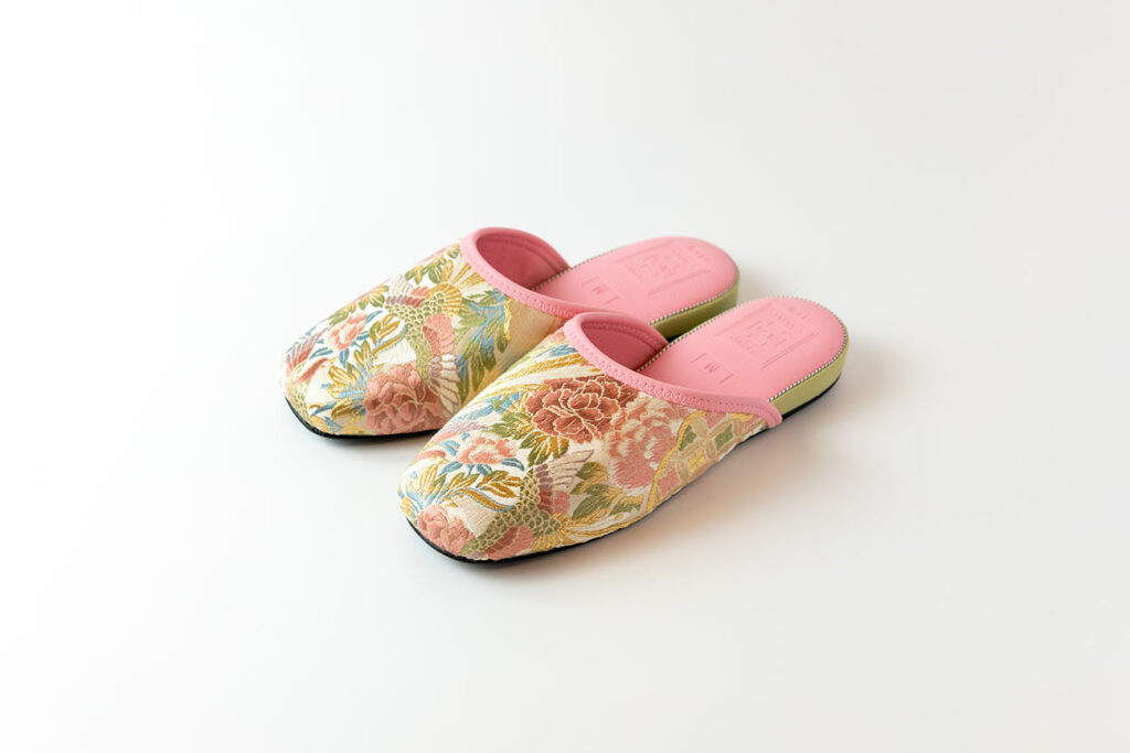 Nishijin Textile Slippers Pink ②_1