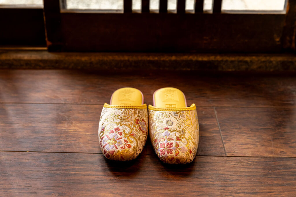 Nishijin Textile Slippers Yellow ①_5